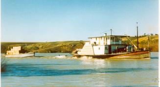PS OSCAR W and its barge DART on the Murray