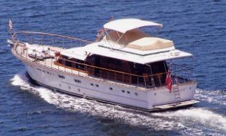 SILVER CLOUD II cruising along at moderate speed, note the expanse of foredeck.